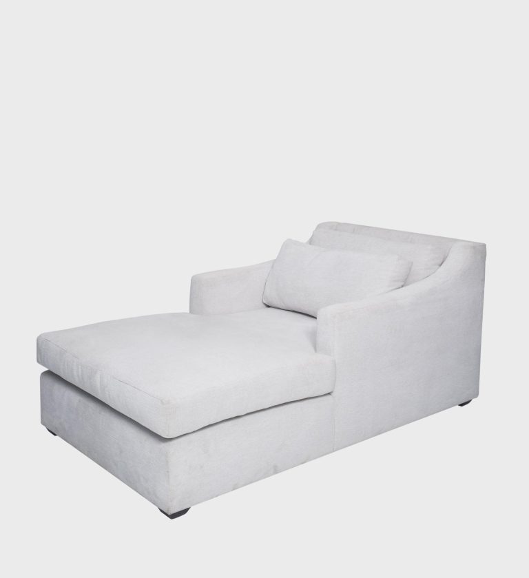 The Cavalli Daybed embodies modern comfort with its clean lines and plush light‑grey upholstery.
